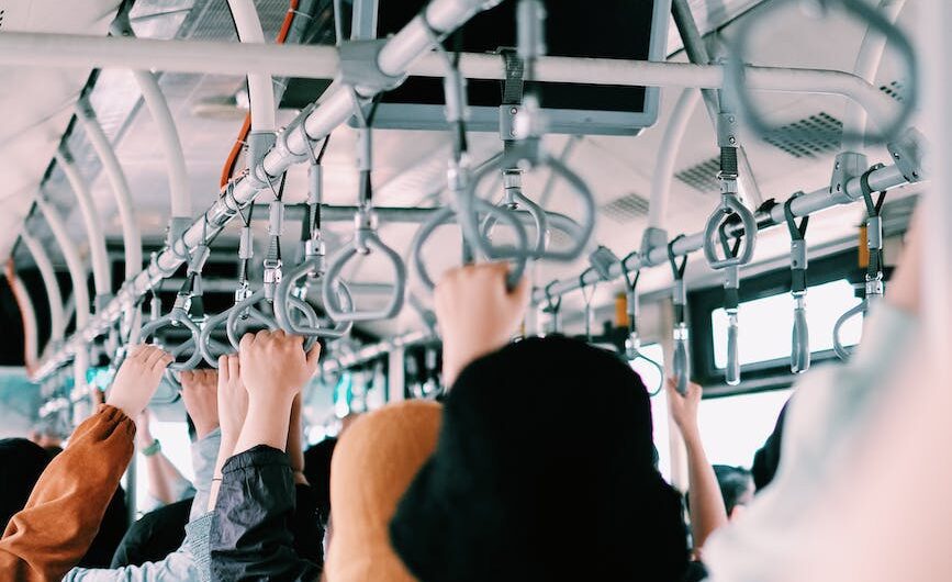 Διήγημα: “Σήκω-κάτσε, κάτσε-σήκω”